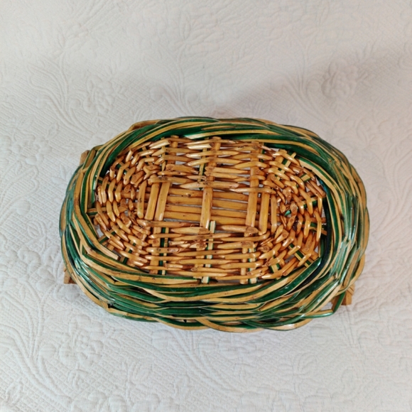 Vintage Weaved Wicker Basket With Hand Carved Wood Handles - Picture 5 of 9
